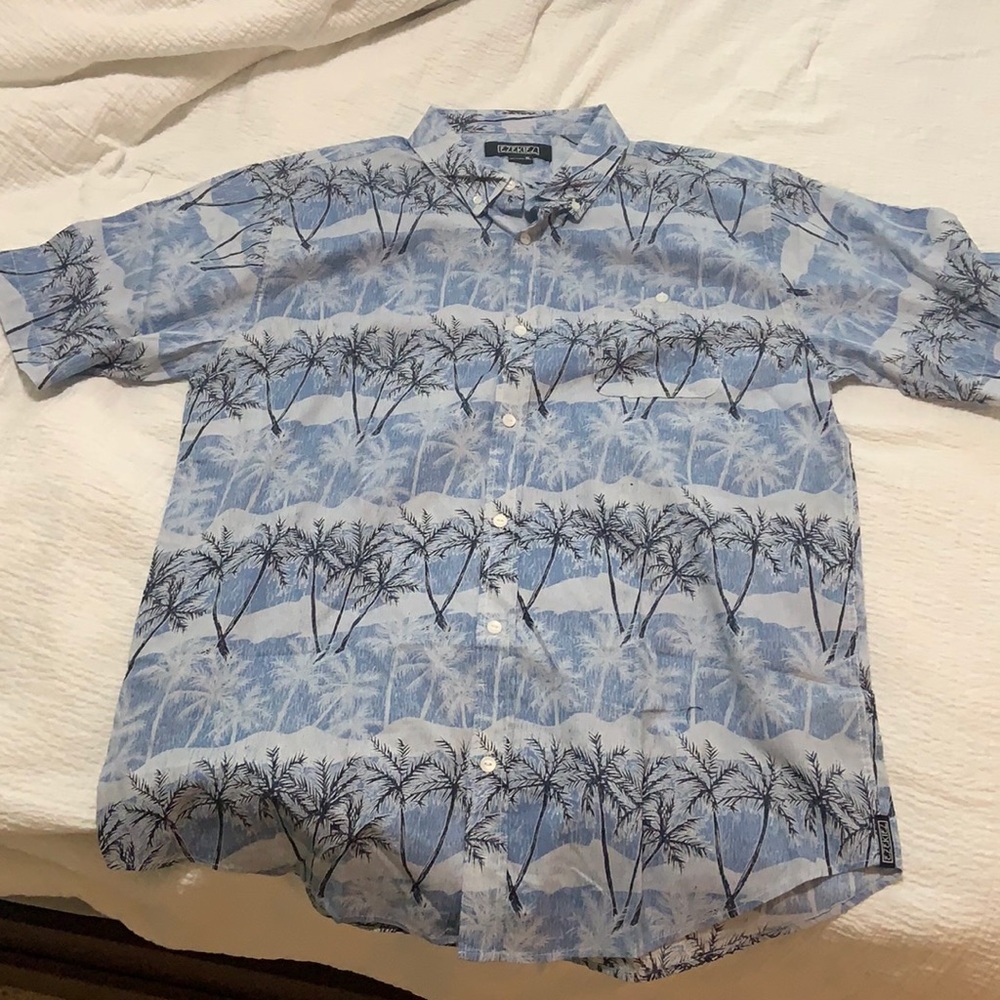 Ezekiel size XL ~ short-sleeve button up